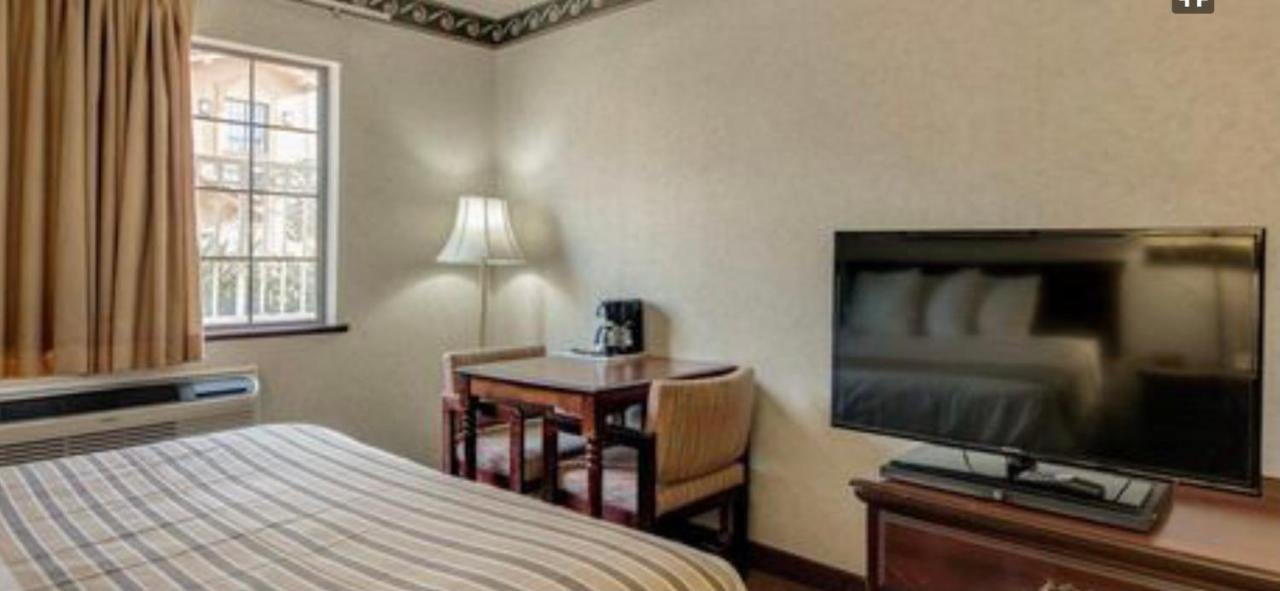 Econo Lodge Inn & Suites El Paso Zewnętrze zdjęcie