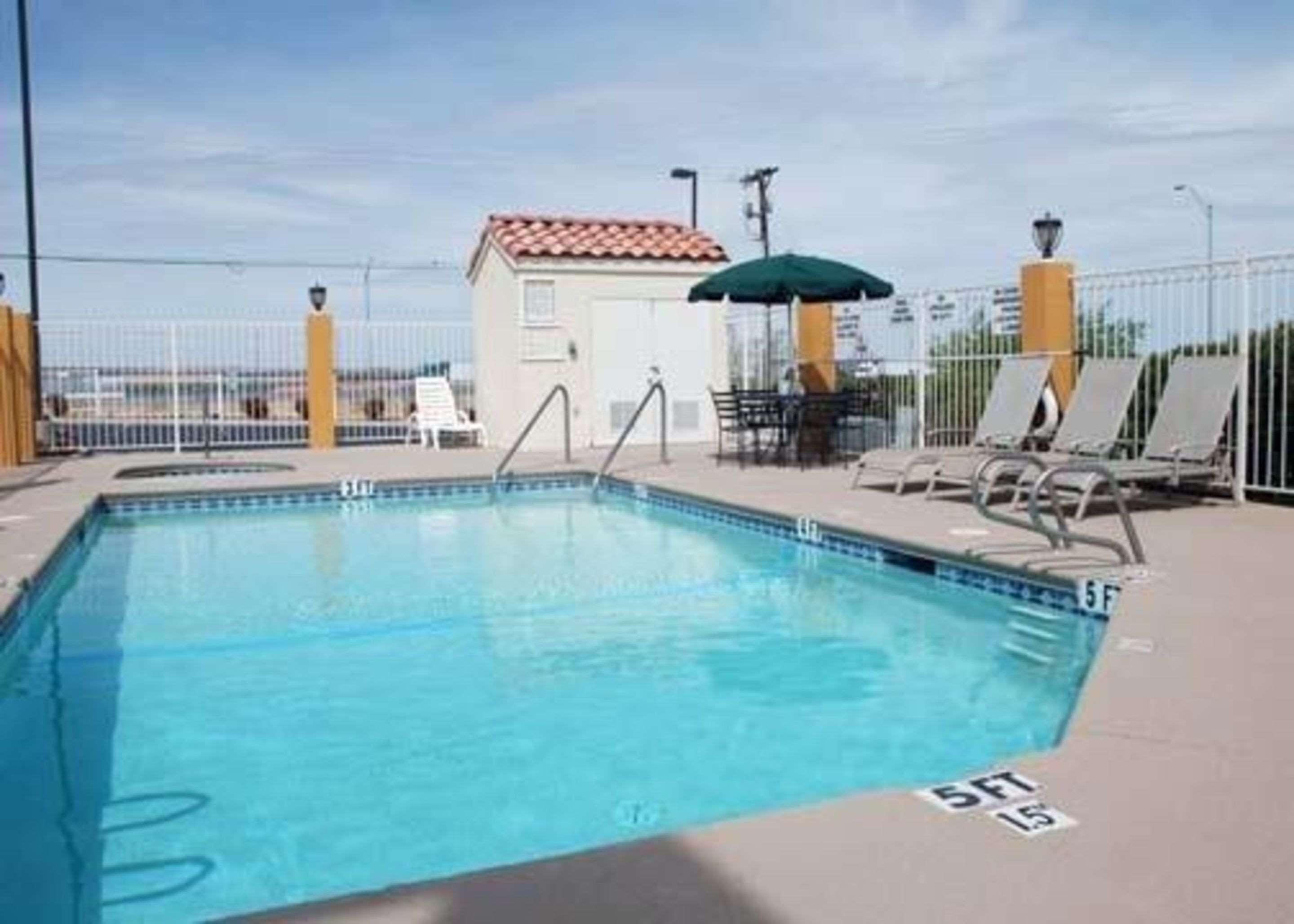 Econo Lodge Inn & Suites El Paso Udogodnienia zdjęcie